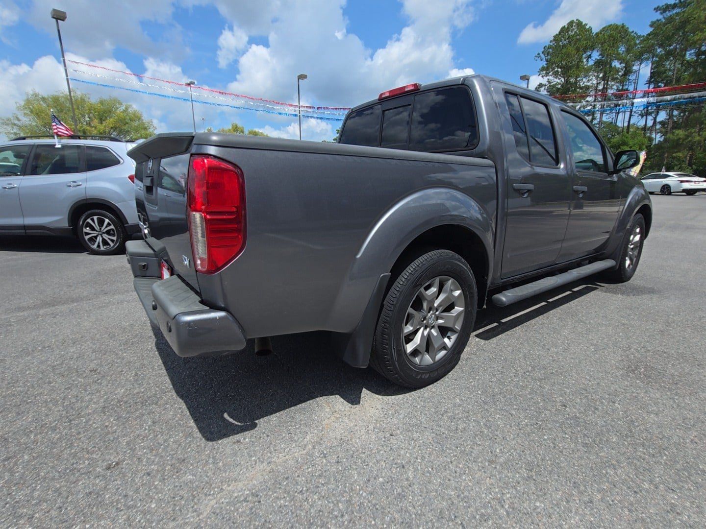 Used 2020 Nissan Frontier SV RWD image 6