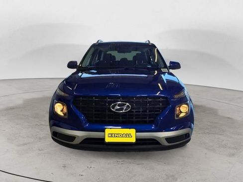 Used 2021 Hyundai Venue SEL FWD image 2