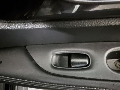 Used 2018 Nissan Rogue S image 30