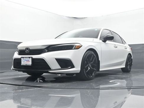 Used 2023 Honda Civic Sport image 8