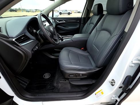 Used 2019 Buick Enclave Essence image 9