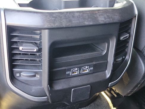 Used 2023 RAM 1500 Big Horn AWD/4WD image 10