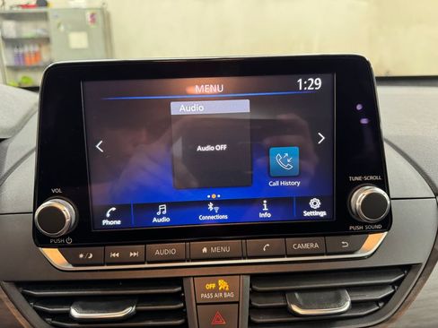 Used 2024 Nissan Altima 2.5 SV FWD image 20