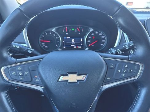 Used 2021 Chevrolet Equinox LT image 11