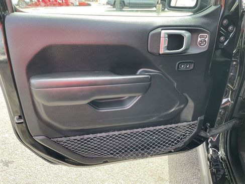 Used 2021 Jeep Wrangler Unlimited Islander image 3