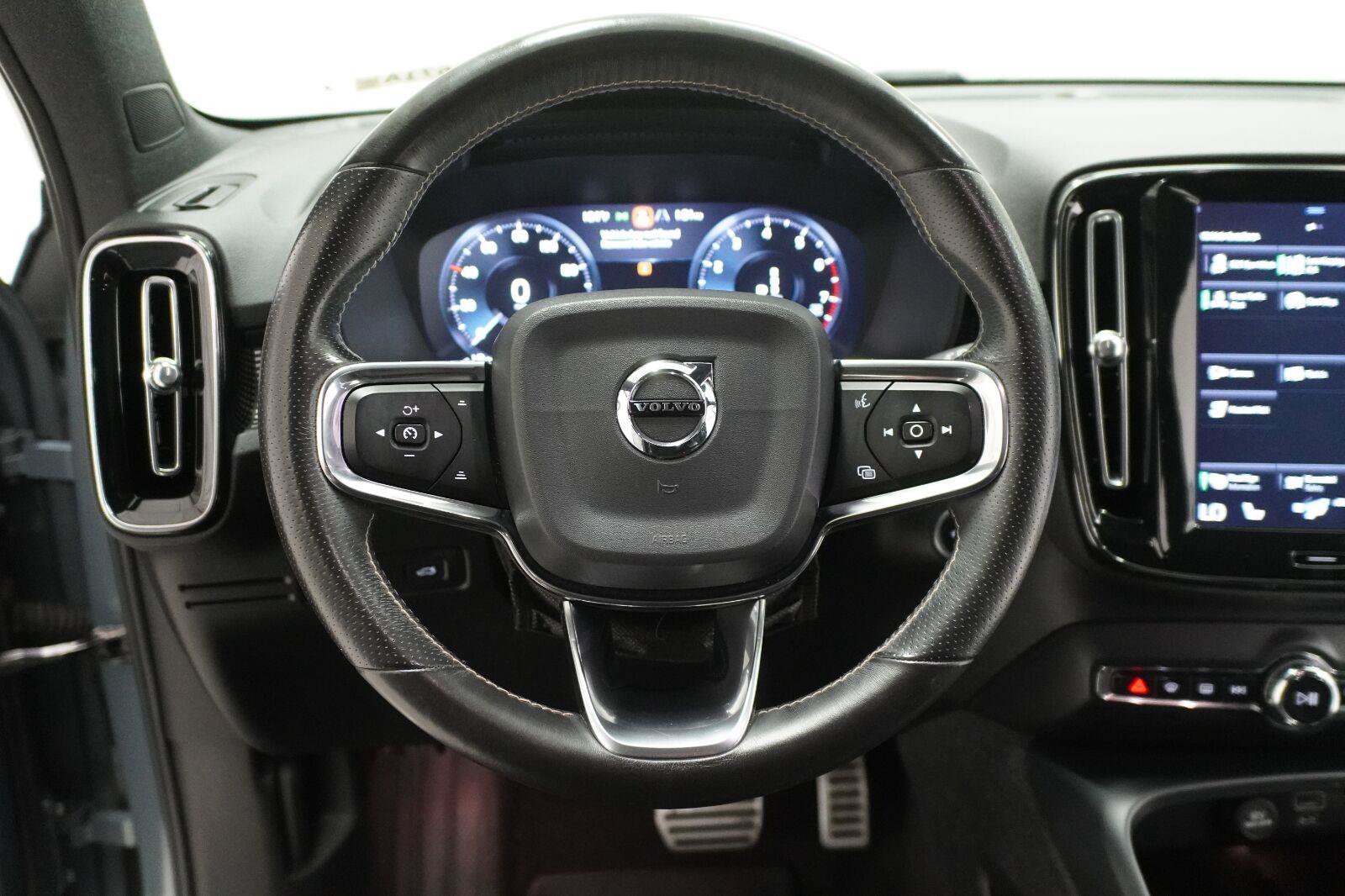 Used 2021 Volvo XC40 T4 R-Design w/ Protection Package Premier FWD image 15