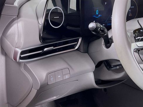 Used 2023 Hyundai Elantra SEL w/ Convenience Package image 10