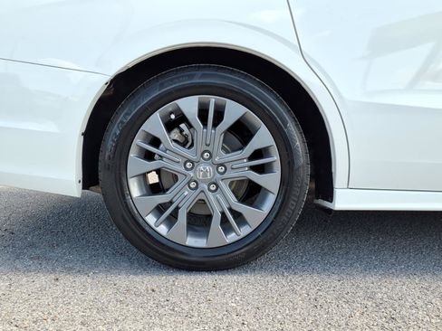 Used 2025 Honda Odyssey Touring image 25