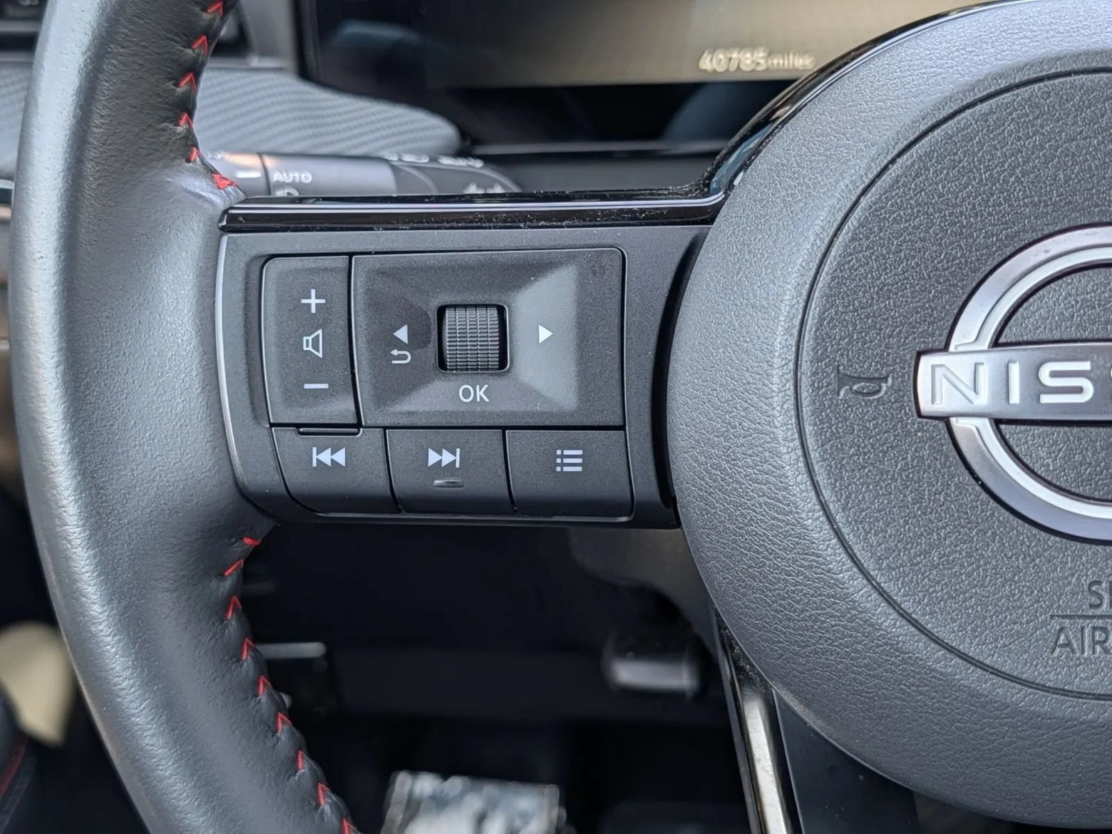 Certified 2025 Nissan Kicks SR FWD image 21