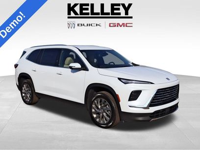 New 2026 Buick Enclave Preferred w/ LPO, Floor Liner Package