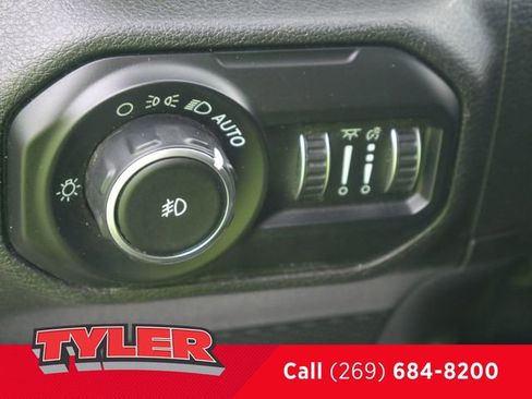 Used 2021 Jeep Wrangler Sport AWD/4WD image 18