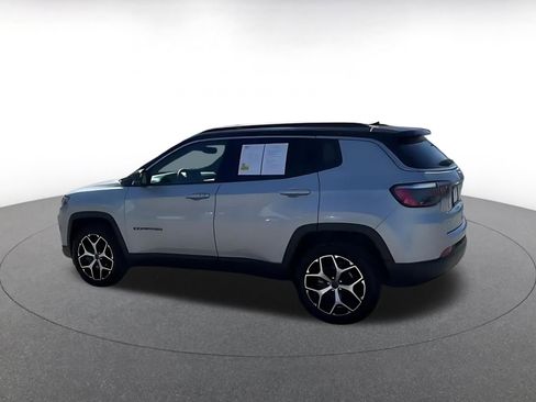 Used 2025 Jeep Compass Limited image 10