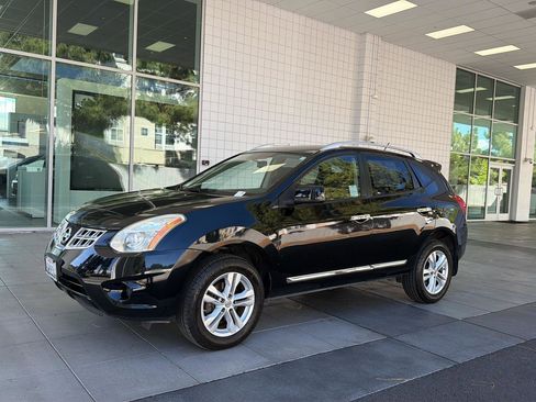 Used 2012 Nissan Rogue SV FWD image 1