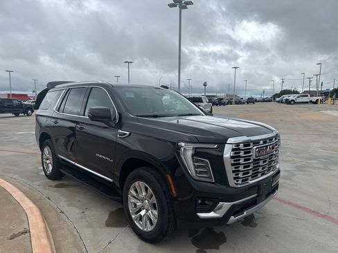Used 2025 GMC Yukon Denali image 3