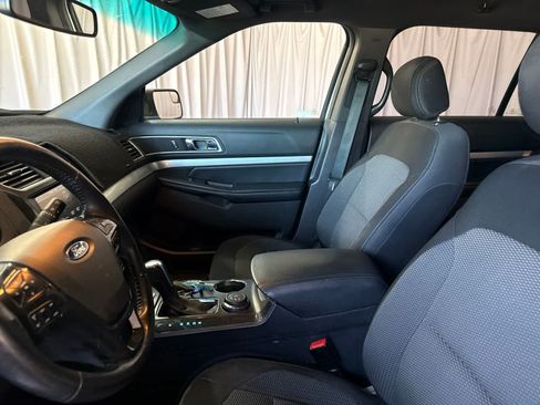 Used 2016 Ford Explorer XLT w/ Equipment Group 201A AWD/4WD image 20