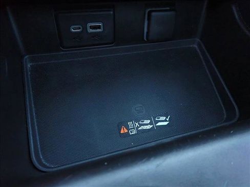 Used 2021 Chevrolet Tahoe Z71 w/ Z71 Signature Package image 23