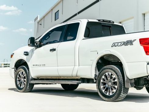 Used 2018 Nissan Titan PRO-4X w/ Pro-4x Convenience Package AWD/4WD image 48