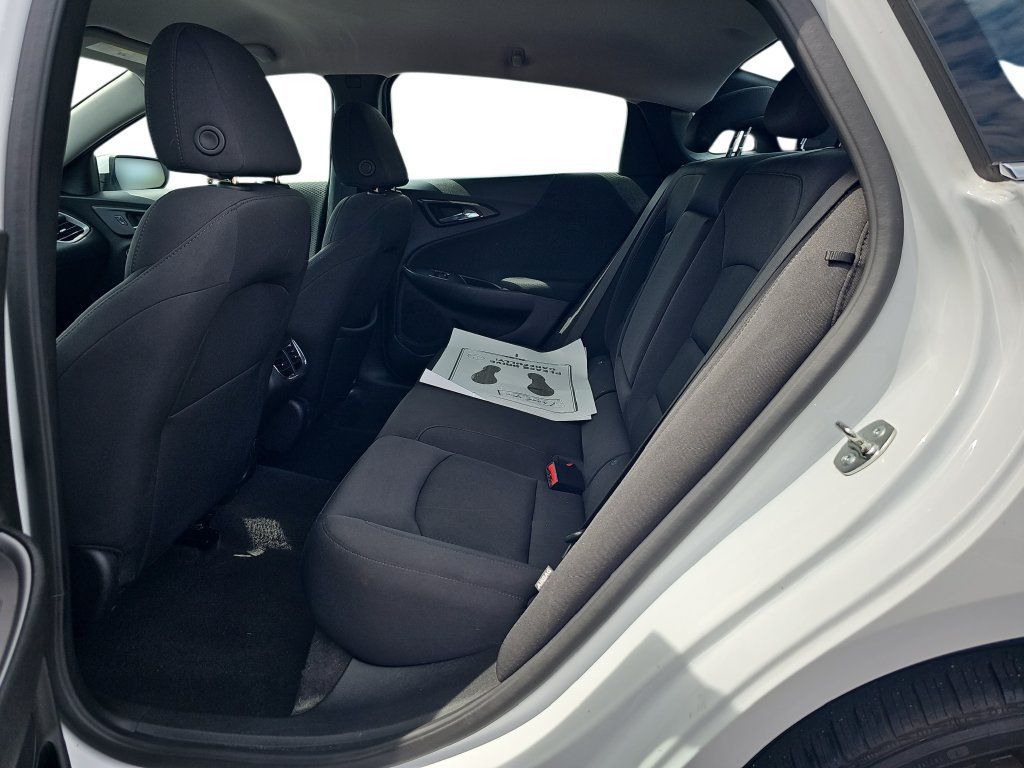 Used 2025 Chevrolet Malibu LT FWD image 14