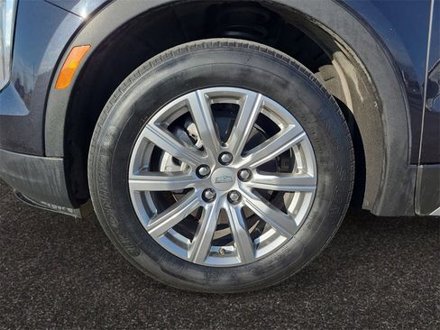 Used 2023 Cadillac XT4 Premium Luxury image 14