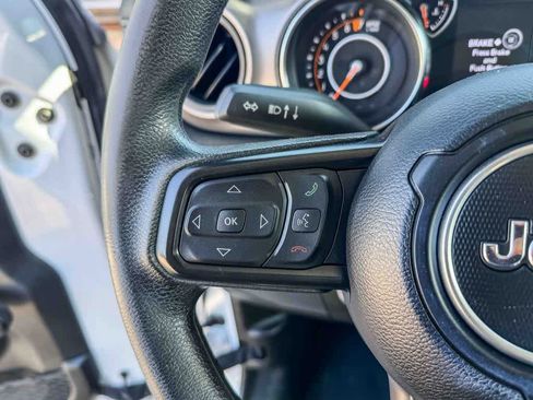 Used 2022 Jeep Wrangler Sport AWD/4WD image 19