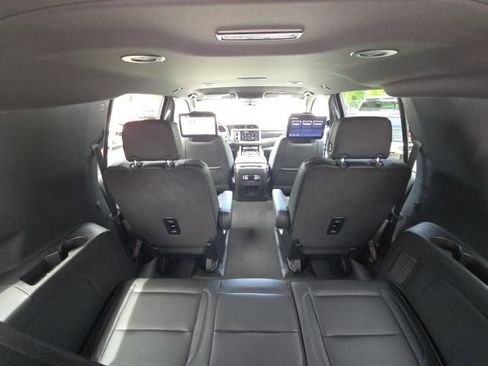 Used 2024 GMC Yukon XL Denali w/ Advanced Technology Package image 15