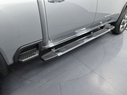 Used 2025 GMC Sierra 2500 SLT w/ SLT Premium Package image 9