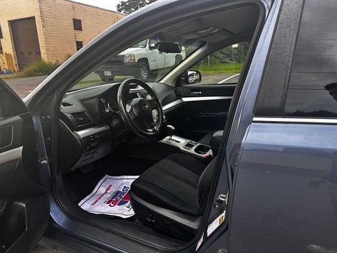 Used 2013 Subaru Outback 2.5i Premium w/ All-Weather Pkg AWD/4WD image 17