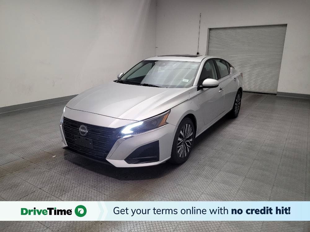 Used 2023 Nissan Altima 2.5 SV w/ SV Premium Package FWD image 1