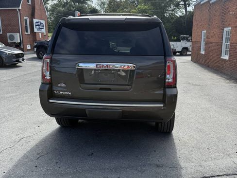 Used 2019 GMC Yukon Denali w/ Denali Ultimate Package AWD/4WD image 16