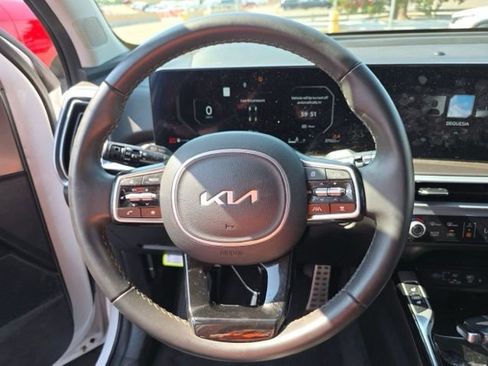 Certified 2025 Kia Sorento SX FWD image 9