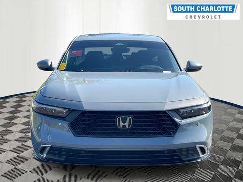 Used 2023 Honda Accord Touring image 2
