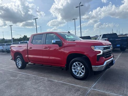 Used 2022 Chevrolet Silverado 1500 LT AWD/4WD image 7