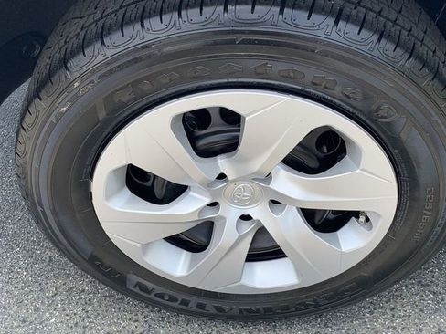 Certified 2025 Toyota RAV4 LE FWD image 33