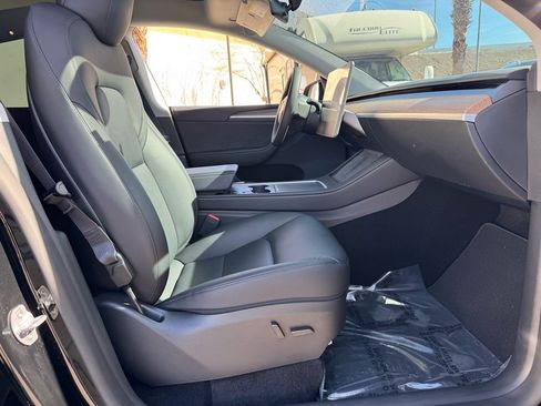 Used 2024 Tesla Model Y Performance image 22