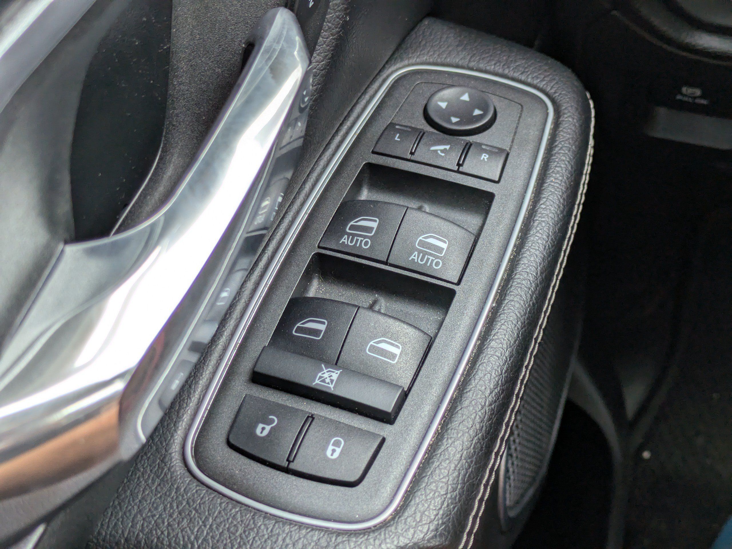 Used 2022 RAM 1500 Laramie AWD/4WD image 19