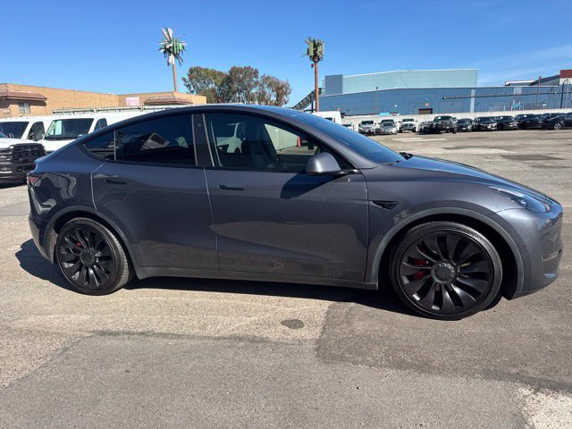 Used 2022 Tesla Model Y Performance AWD/4WD image 4