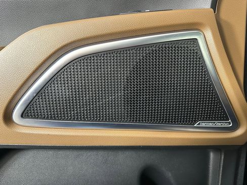 Used 2020 Kia Telluride SX w/ SX Prestige Package image 40