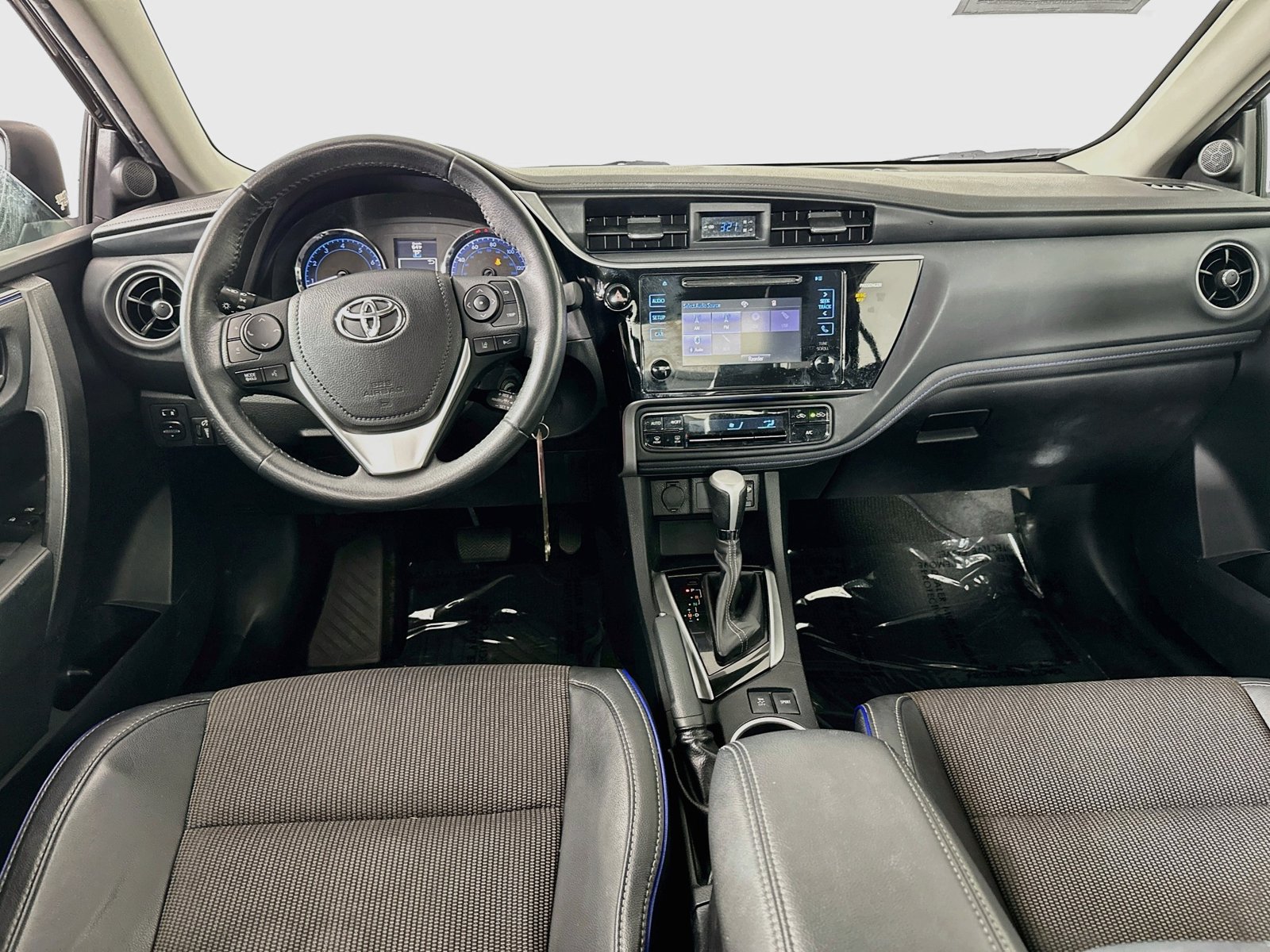 Used 2017 Toyota Corolla SE FWD image 20