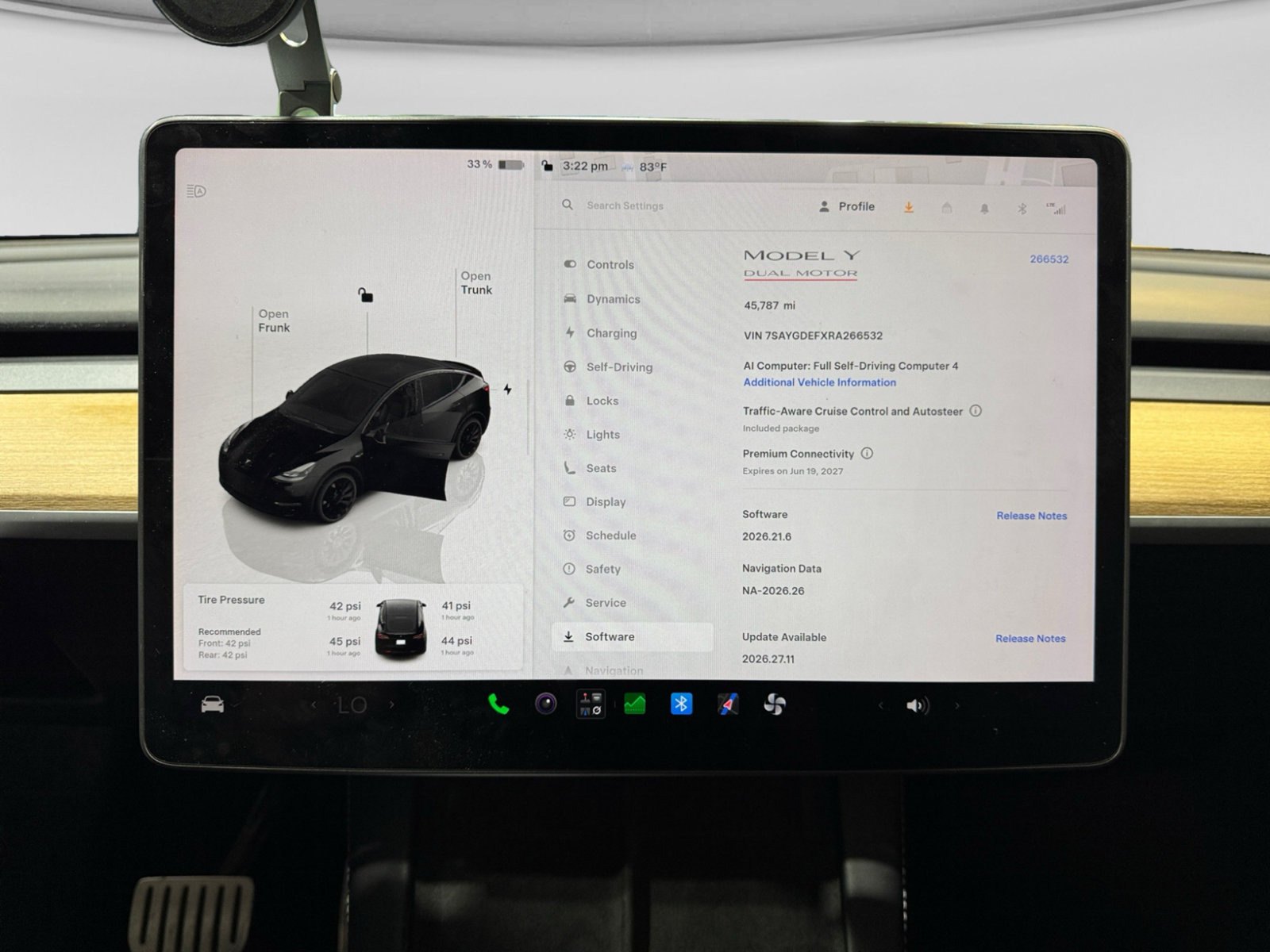 Used 2024 Tesla Model Y Performance AWD/4WD image 11