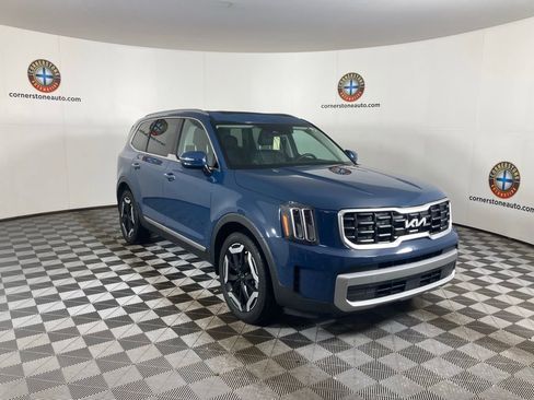 Certified 2023 Kia Telluride S w/ S Sunroof Package image 18