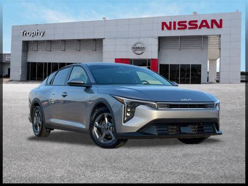 Used 2025 Kia K4 FWD image 1