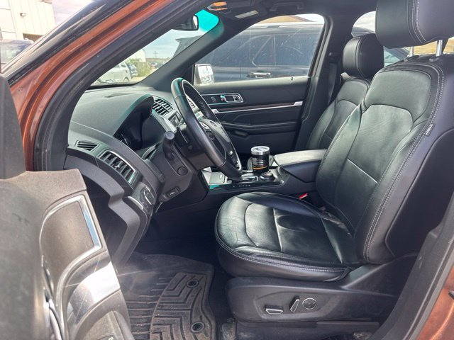 Used 2017 Ford Explorer Limited w/ Equipment Group 301A AWD/4WD image 6
