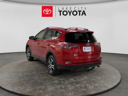 Used 2017 Toyota RAV4 LE FWD image 5