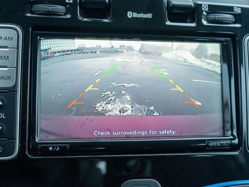 Used 2016 Nissan Leaf SV image 19