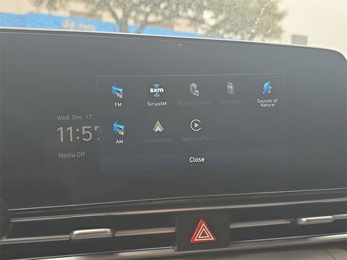 Used 2025 Hyundai Elantra SEL image 20