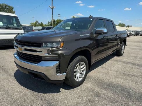 Used 2021 Chevrolet Silverado 1500 LT AWD/4WD image 4