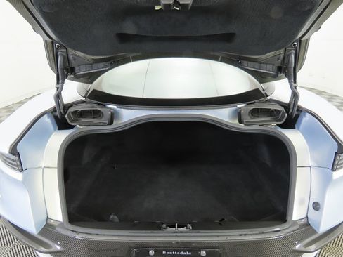 Used 2023 Aston Martin DBS Coupe image 25