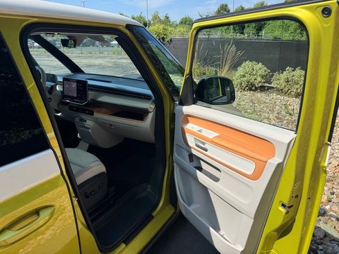 New 2025 Volkswagen ID. Buzz Pro S Plus image 11