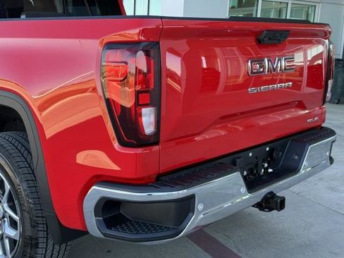 New 2026 GMC Sierra 1500 SLE w/ Preferred Package image 17