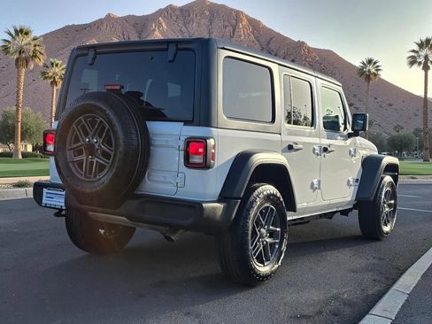 Used 2025 Jeep Wrangler Unlimited Sport AWD/4WD image 7